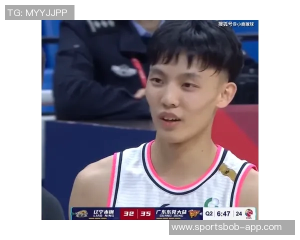 邹阳第二节狂飙18分半场8投全中三分4中4展现超强状态