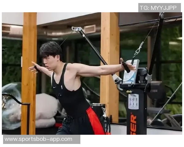 解说：斯普利特为何让杨瀚森蹲底角三分能力不足影响空间利用